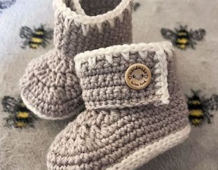 crochet-baby-booties-30-cute-and-free-bow-crochet-baby-shoes-patterns-new-2019