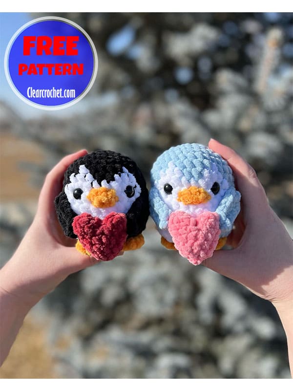 Valentine’s Day crochet penguin​ with heart