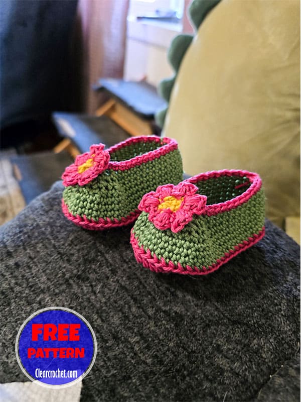 blossom crocheted baby booties​