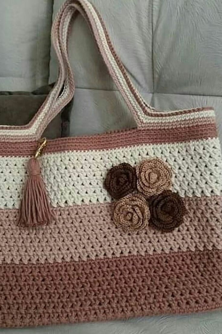 Crocheted Beach Bag- Amazing Beautiful Beach Bags! 35 Free Crochet ...