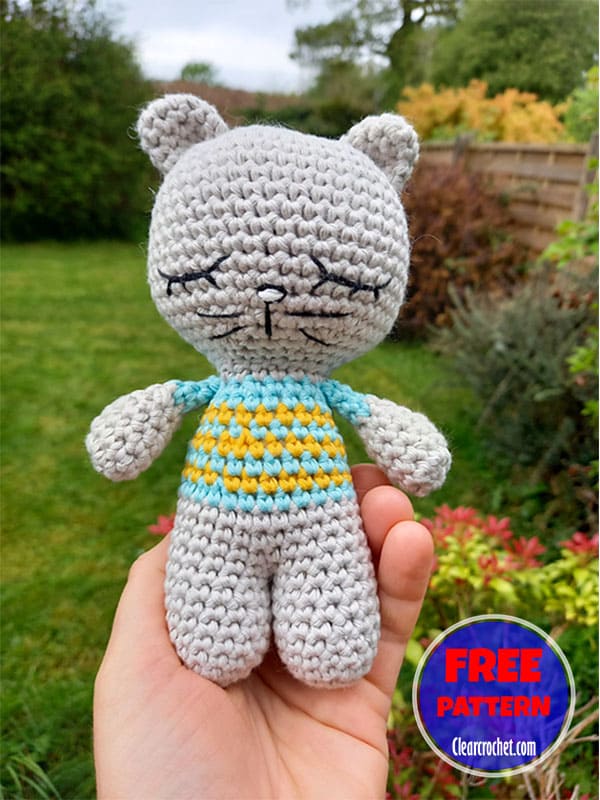 easy small crochet cat