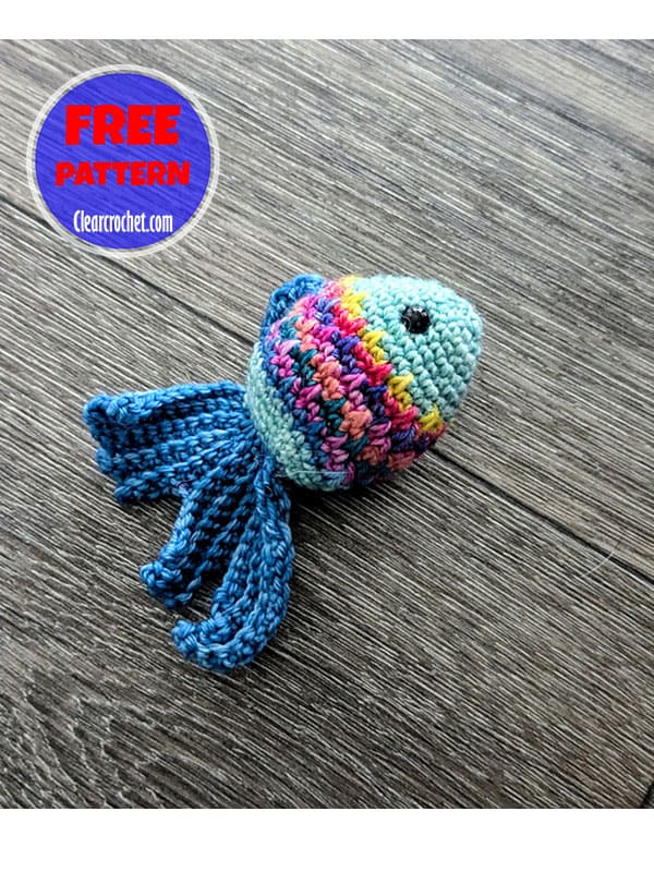 one-piece mosaic crochet fish pattern