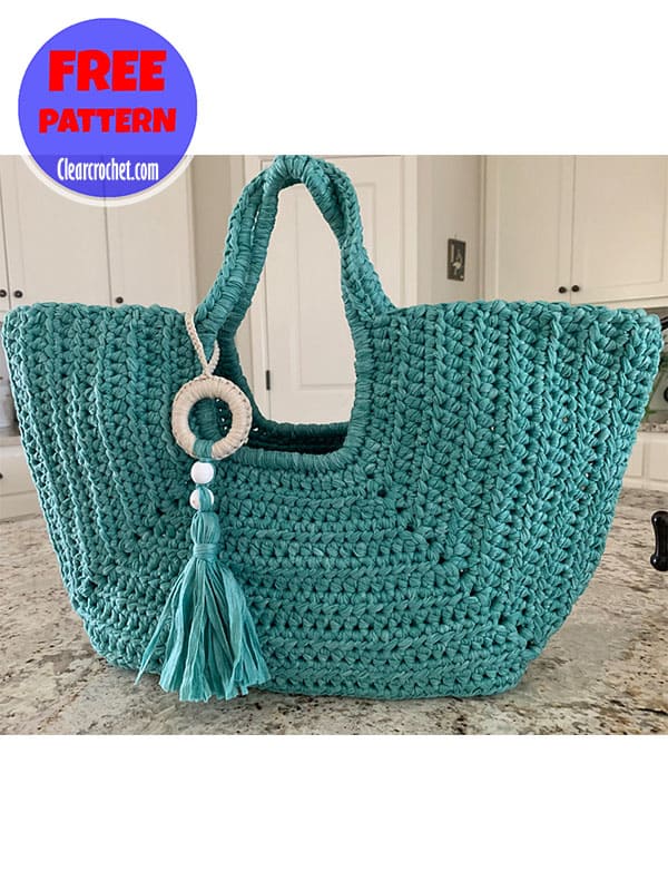 functional and stylish crochet summer tote bag