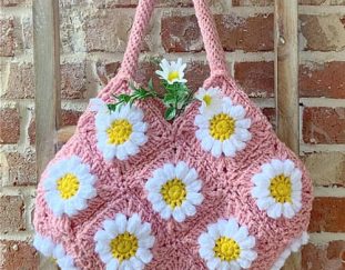 daisy-crochet-granny-square-tote-bag-free-pattern