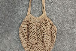 farmers-style-mesh-crochet-market-bag-free-pattern