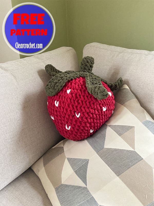 Free strawberry crochet decorative pillow pattern (2)