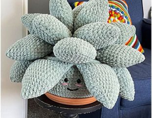 free-succulent-crochet-pillow-pattern